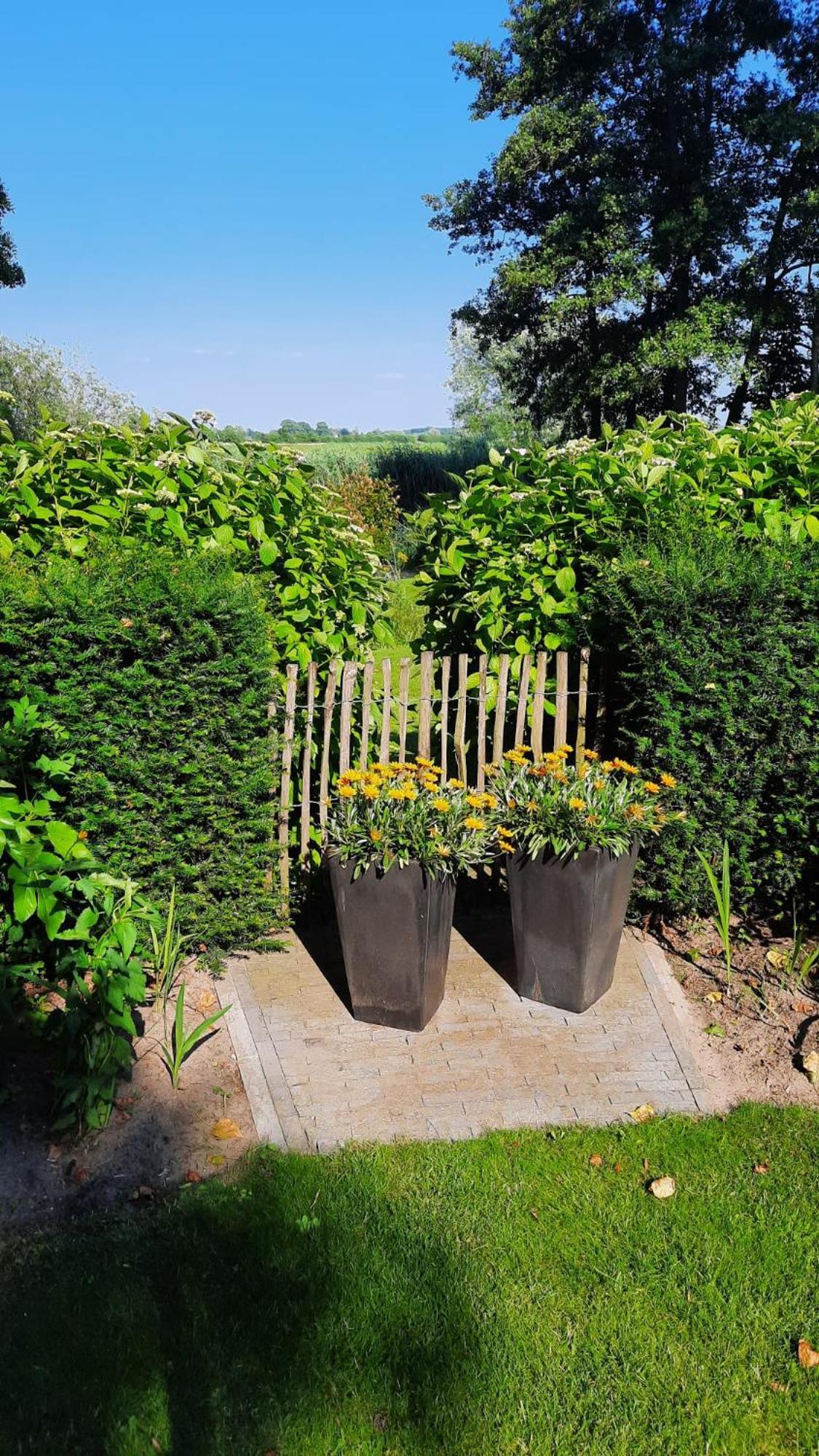 Vakantiehuis Onder De Peppel Met Sauna En Jacuzzi Wijk en Aalburg Exteriör bild